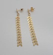 Load image into Gallery viewer, Mabel Arrow Up Long Earrings