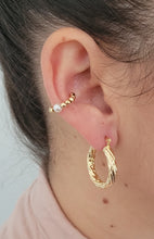 Load image into Gallery viewer, Tori Pearl Ear Cuff