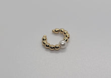 Load image into Gallery viewer, Tori Pearl Ear Cuff