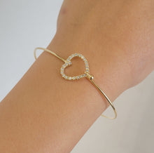 Load image into Gallery viewer, Amour Heart Buckle Bangle
