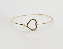 Load image into Gallery viewer, Amour Heart Buckle Bangle
